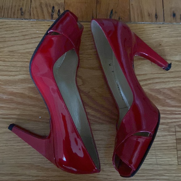 Stuart Weitzman “Quasar” Leather Open Toed Heels - Picture 4 of 15